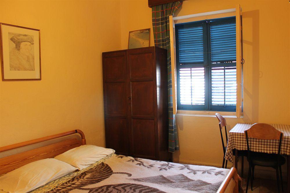 Trianon Hostel Paphos Ngoại thất bức ảnh