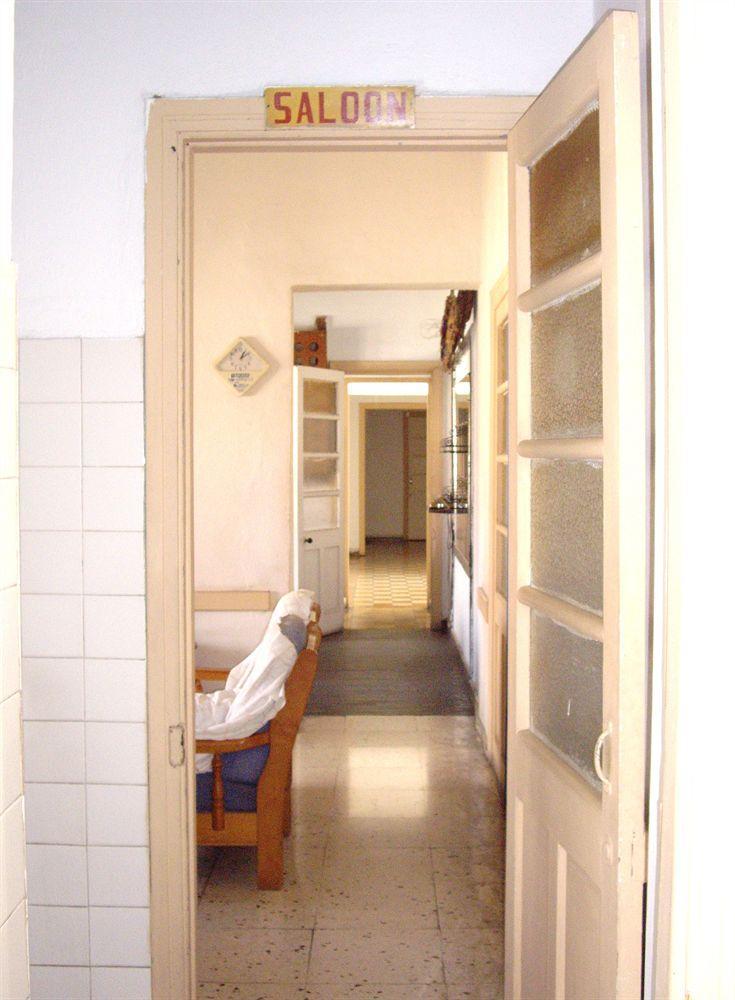 Trianon Hostel Paphos Ngoại thất bức ảnh