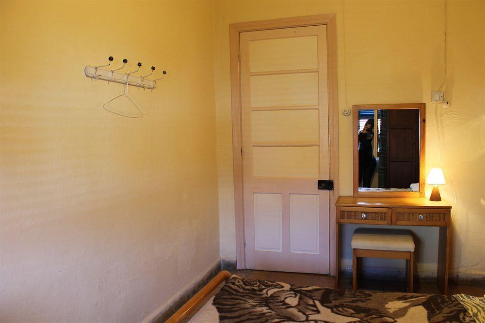 Trianon Hostel Paphos Ngoại thất bức ảnh
