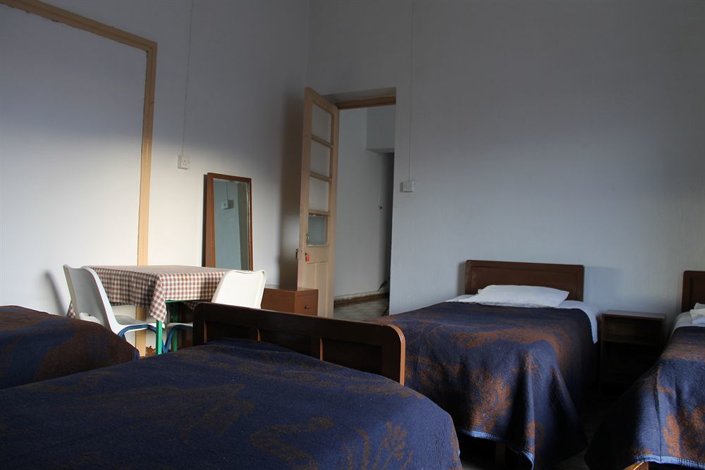 Trianon Hostel Paphos Ngoại thất bức ảnh