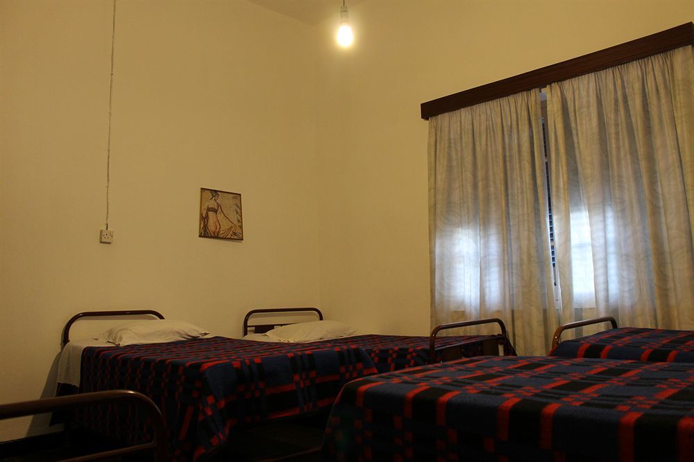 Trianon Hostel Paphos Ngoại thất bức ảnh