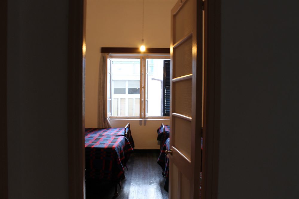 Trianon Hostel Paphos Ngoại thất bức ảnh