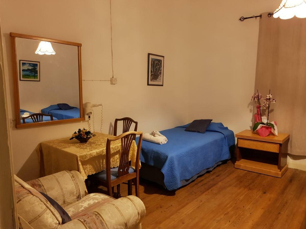 Trianon Hostel Paphos Ngoại thất bức ảnh