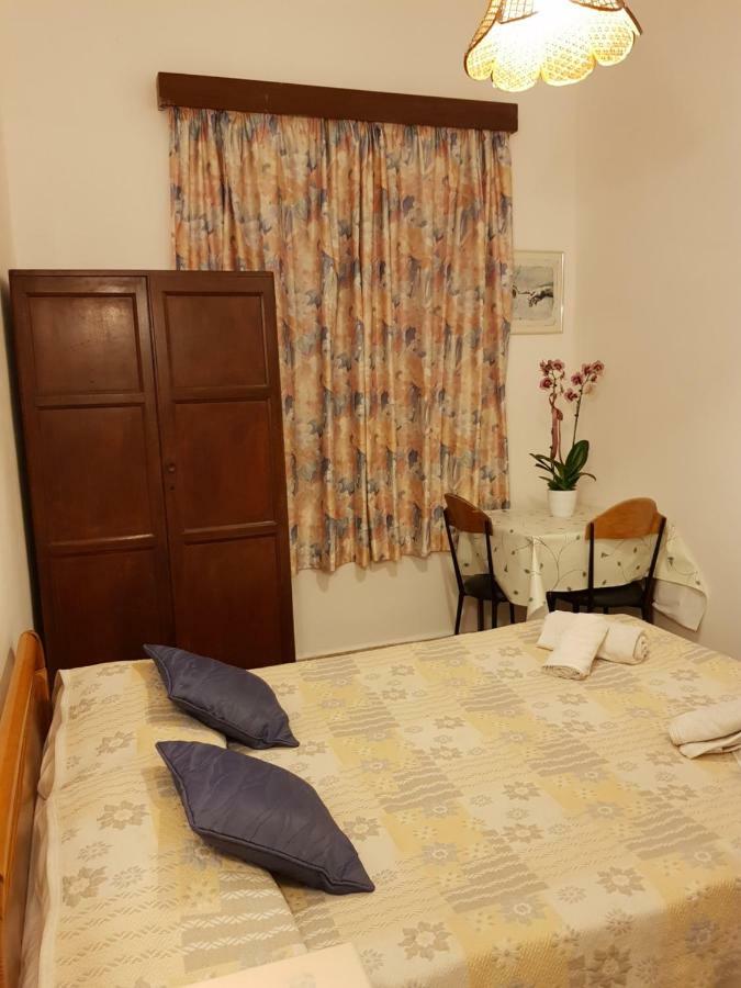 Trianon Hostel Paphos Ngoại thất bức ảnh