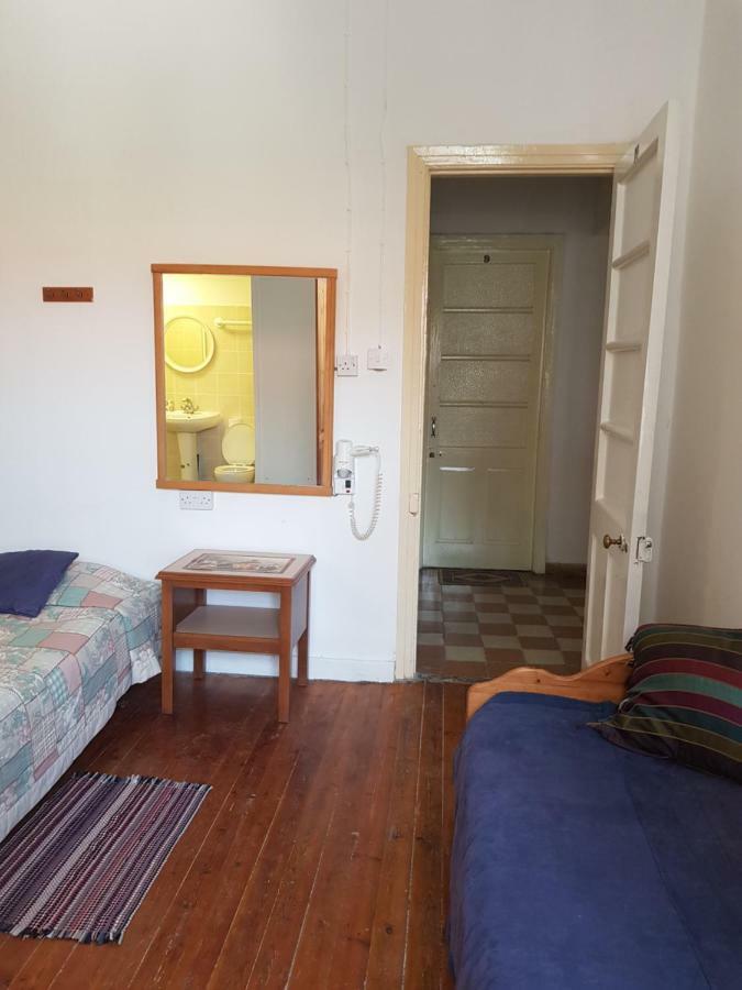 Trianon Hostel Paphos Ngoại thất bức ảnh