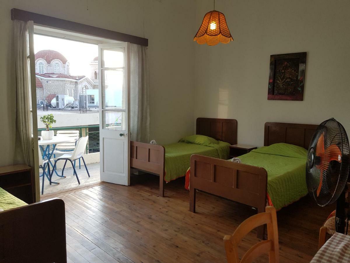 Trianon Hostel Paphos Ngoại thất bức ảnh